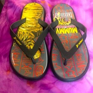 The Mummy ! 👻Hot Topic Limited edition Ryder The Mummy Flip Flop size 9